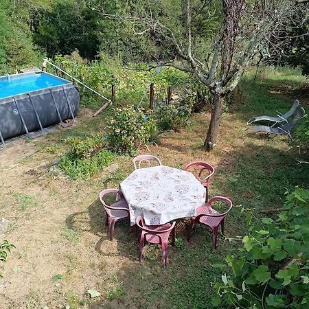 Appartement 2 A 4 Personnes Antraigues Exterior foto